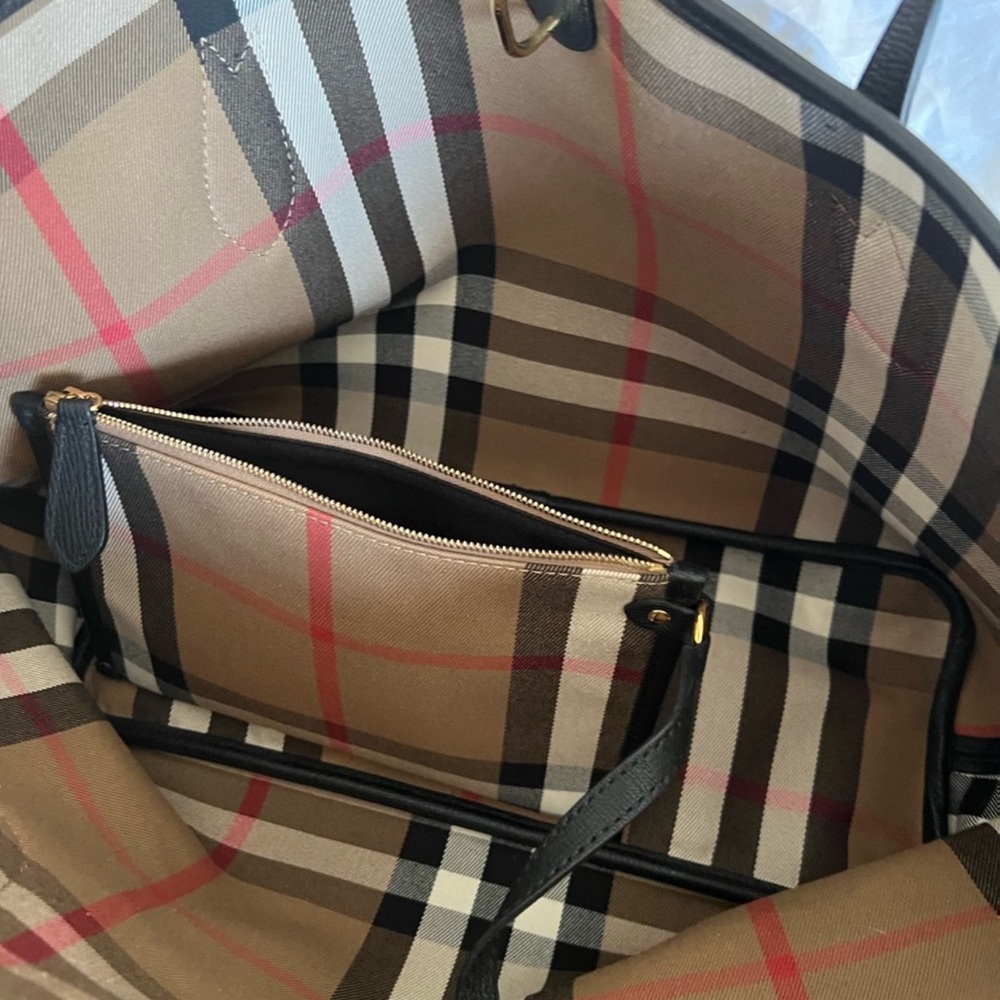 Burberry bag - Picture 5 of 5